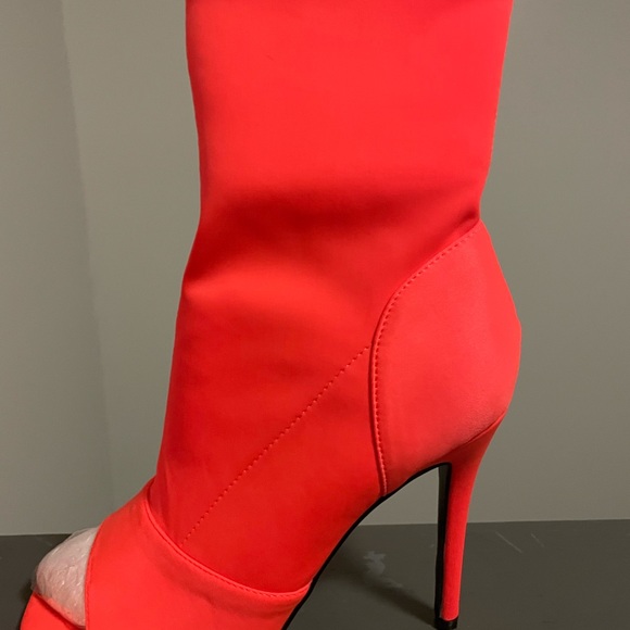 Neon Orange heels with a zipper - Picture 3 of 4